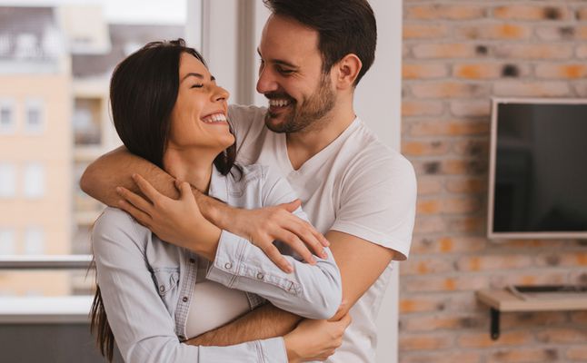 ما هي أهم تفسيرات ابن سيرين عن رؤية الزوج نائم في المنام للمتزوجة؟