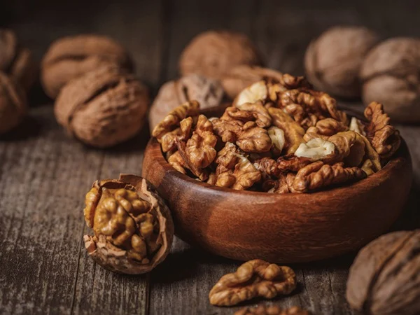 تعرف على أهم 20 تأويل لابن سيرين عن رؤية الجوز في المنام