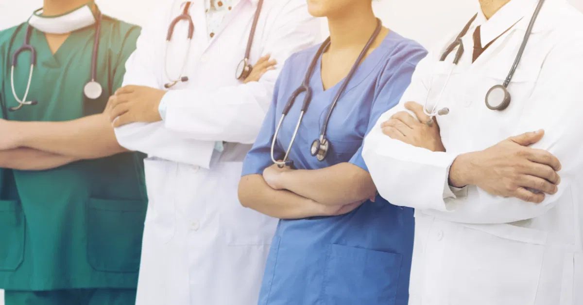 تعرف على أهم ما ذكره ابن سيرين عن رؤية الطبيب في المنام للمتزوجة