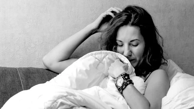 تعرف على أهم الدلالات التي ورد ذكرها عن ابن سيرين لرؤية الزوجة في المنام متبرجة أمام الناس